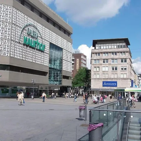 Near The Trade Fair Apartment *